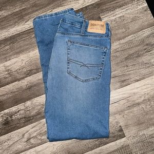 NWOT Men’s Signature Levi Strauss 38W x 32L